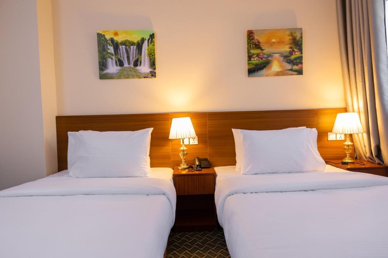 Three 888 Hotel Dubai Eksteriør bilde